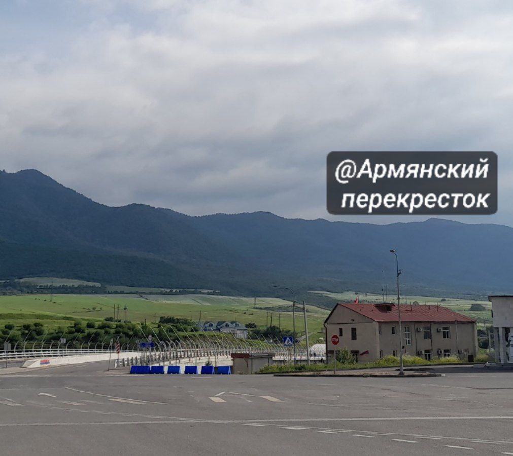 Время прохождения армяно-грузинской границы КПП "Баграташен"- КПП "Садахло" около часа.