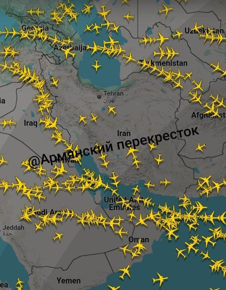 Небо над Ираном прямо сейчас.