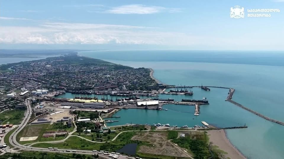 В Грузии начинают строительство нового причала в порту Поти.Как отметил премьер Ираклий Кобахидзе, за первы...